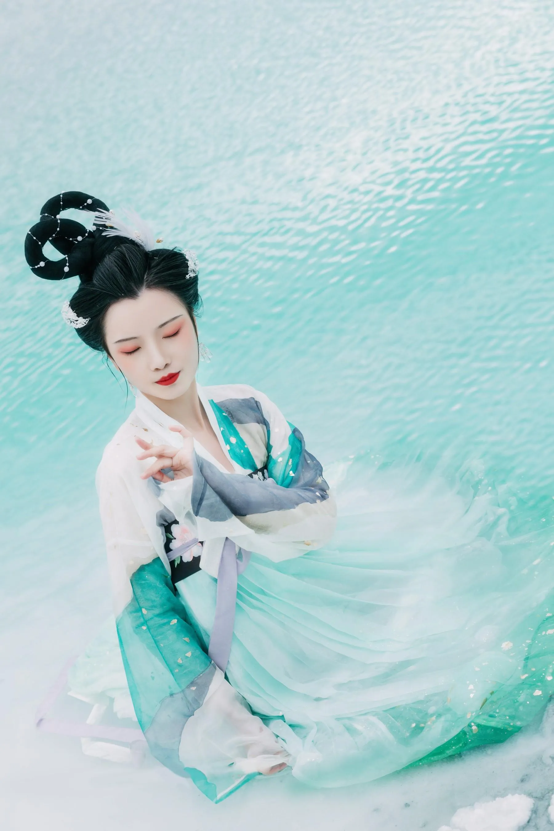 [YITUYU艺图语]2022.08.08 碧水间 公孙凭 [22P]插图